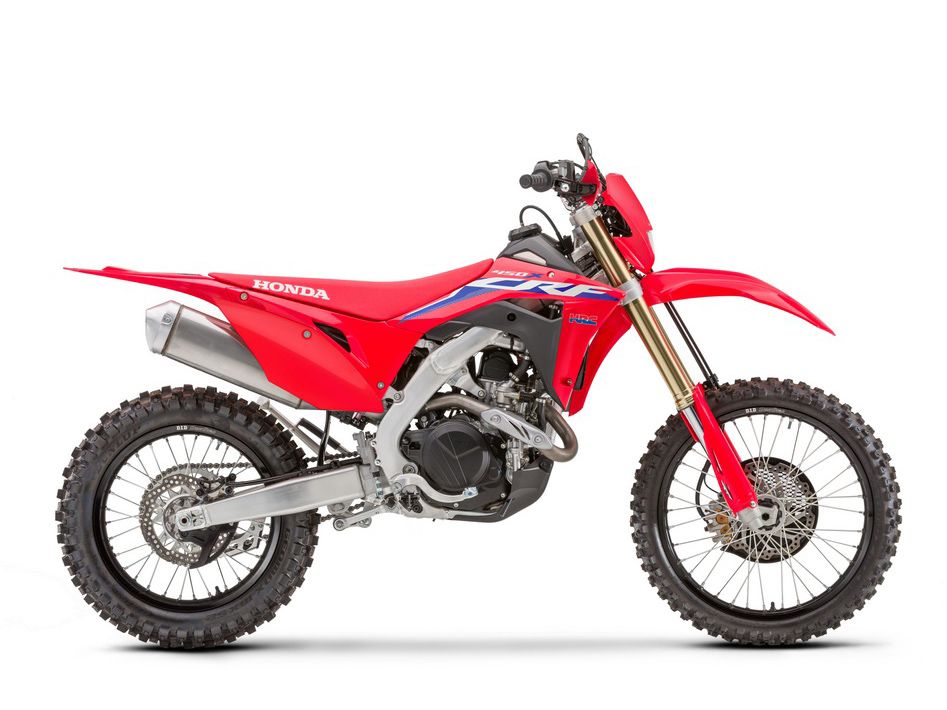 La Honda CRF450X est idéale pour les pilotes expérimentés qui ont l'intention d'emprunter des sentiers de haut niveau.