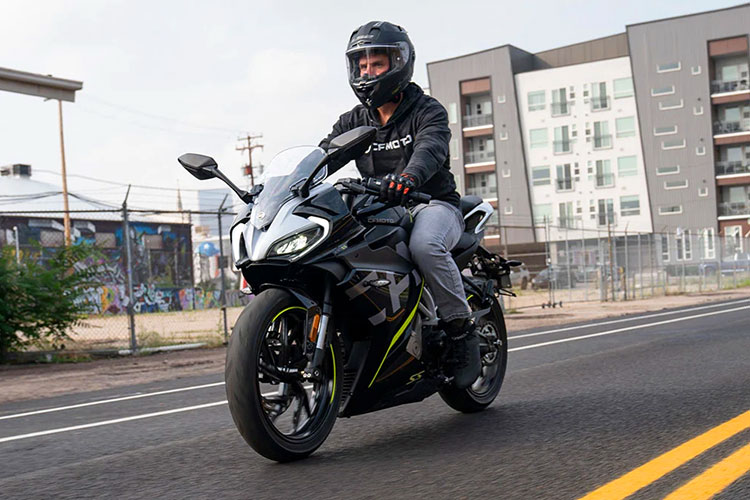 2022 CFMoto 300SS