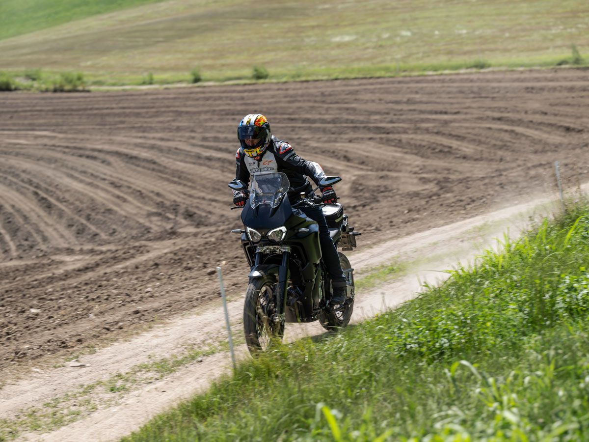 La suspension manuelle entièrement réglable est fournie par Sachs. MV prévoit d'offrir une option semi-active à l'avenir.