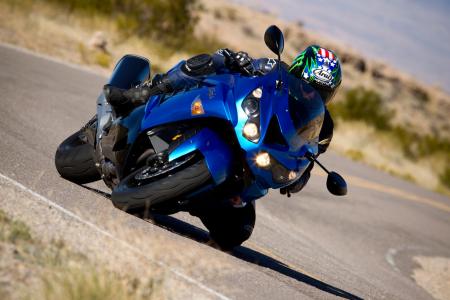 Kawasaki Ninja ZX-14R 2012 Action