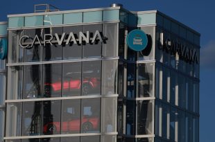 Carvana licencie 1 500 employés après l'effondrement des actions