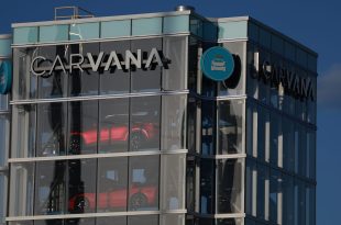 Carvana licencie 1 500 employés après l'effondrement des actions