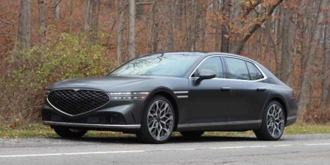 2023 Genesis G90 : premier essai routier : Plus de compromis