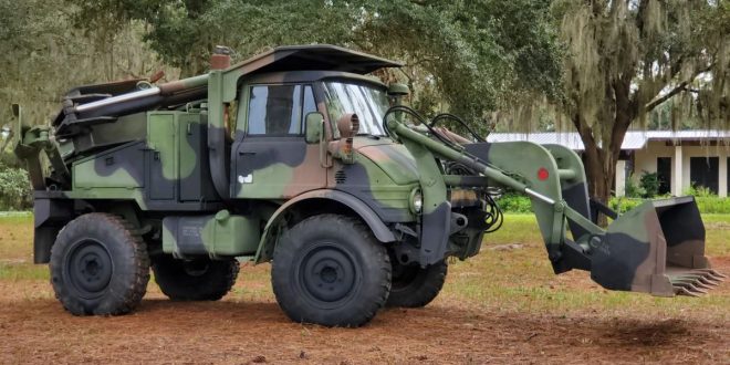 Ferrarri Engine, Toy Land Rover et Unimog Workhorse à vendre chez BaT - Autobala.com