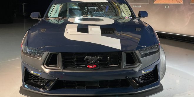 La Ford Mustang Dark Horse R dévoilée, sera le fer de lance de la nouvelle série IMSA à marque unique - Autobala.com
