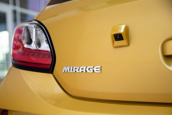 2021 Mitsubishi Mirage caméra de recul gros plan
