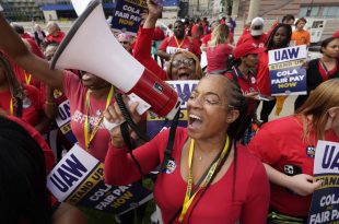 L'UAW et les constructeurs automobiles reprennent les négociations samedi, alors que Ford et GM réduisent leurs activités - Autobala.com