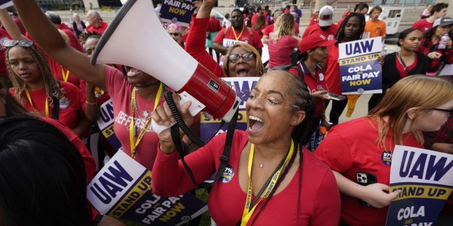 L'UAW et les constructeurs automobiles reprennent les négociations samedi, alors que Ford et GM réduisent leurs activités - Autobala.com