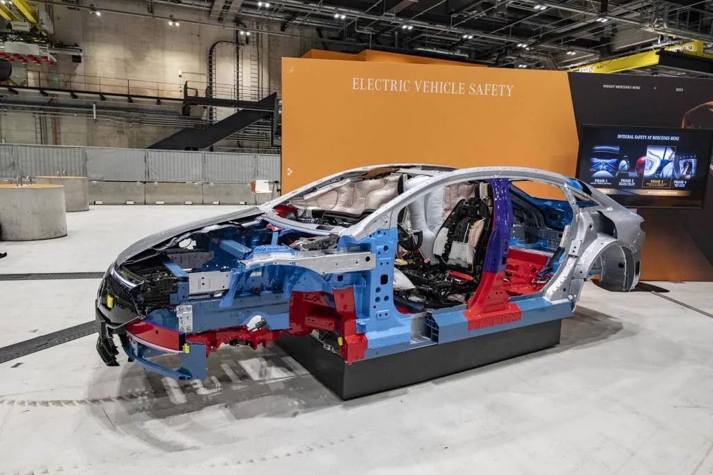 Caisse de sécurité de la Mercedes-Benz EQS