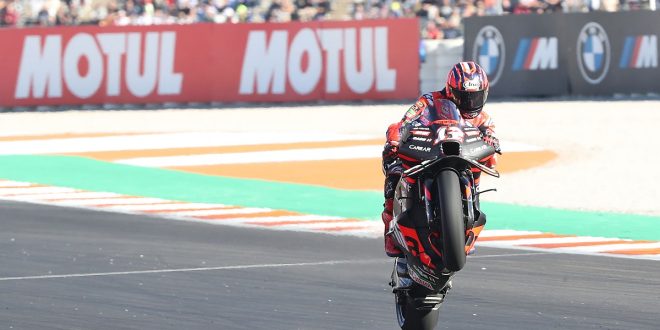 Vinales signe la pole position et Bagnaia se rend à Martin pour le titre - Autobala.com