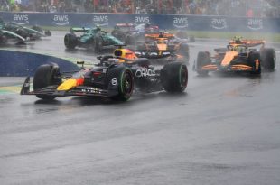 Verstappen remporte la victoire dans un Grand Prix sous la pluie – Autobala.com